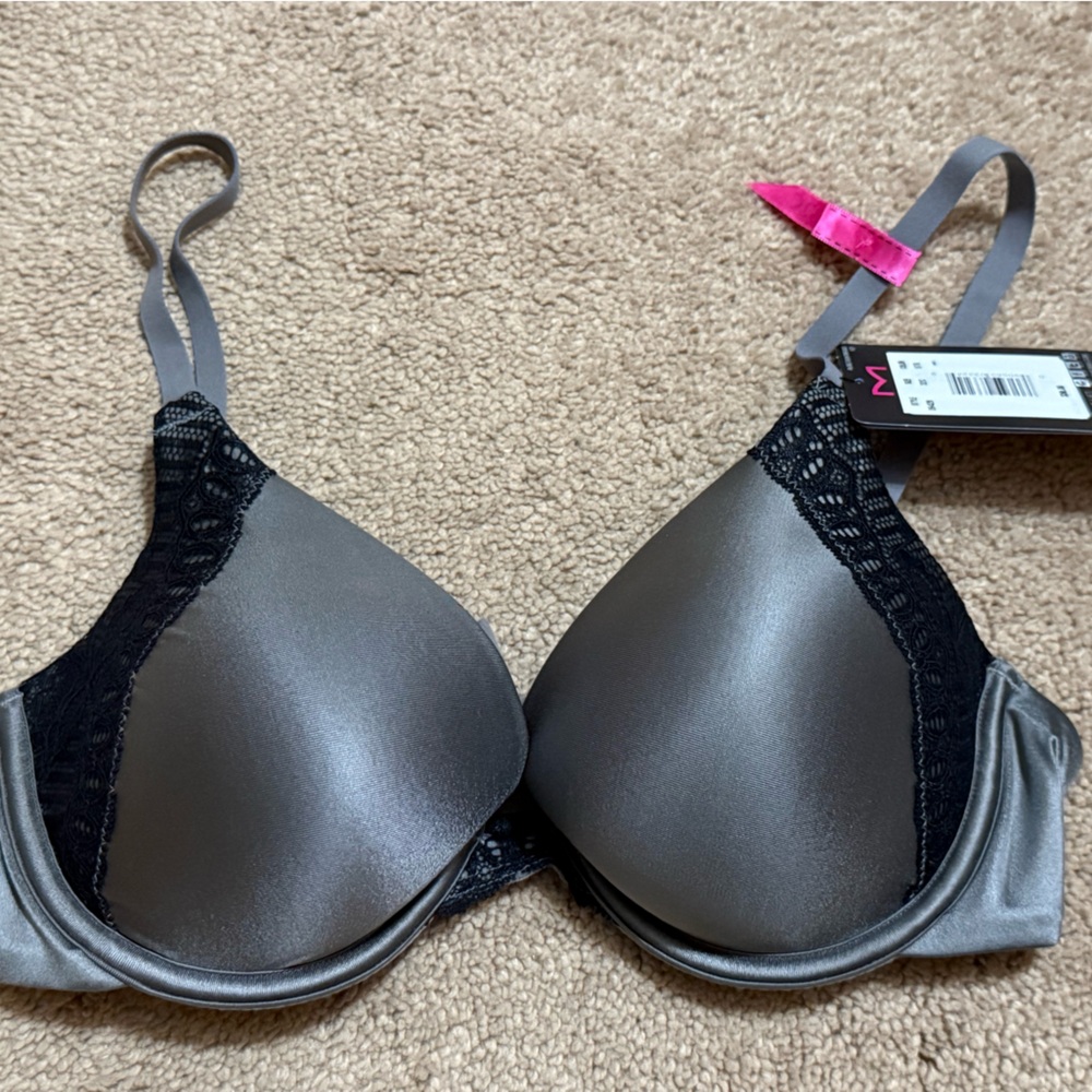 Maidenform Natural Boost Demi T-Shirt Underwire Push-Up Bra, Lace Trim. Size 32C